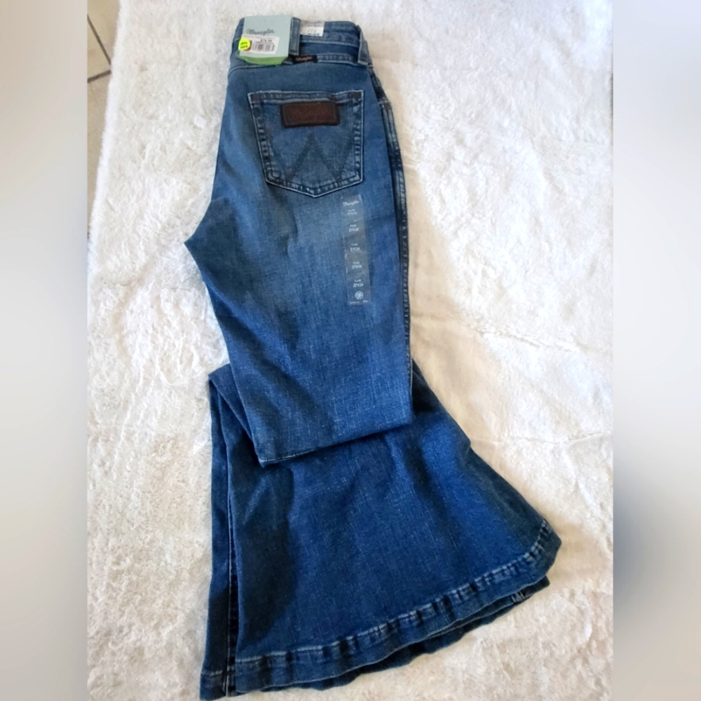 Wrangler Retro Trumpet Flare Jeans Size 27x34